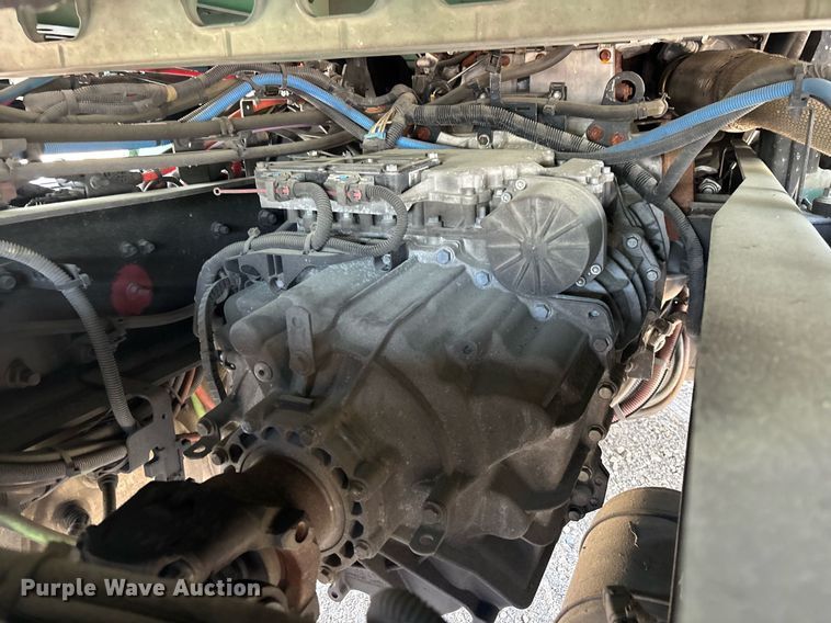 image for item EC3590 2020 International LT625 semi truck