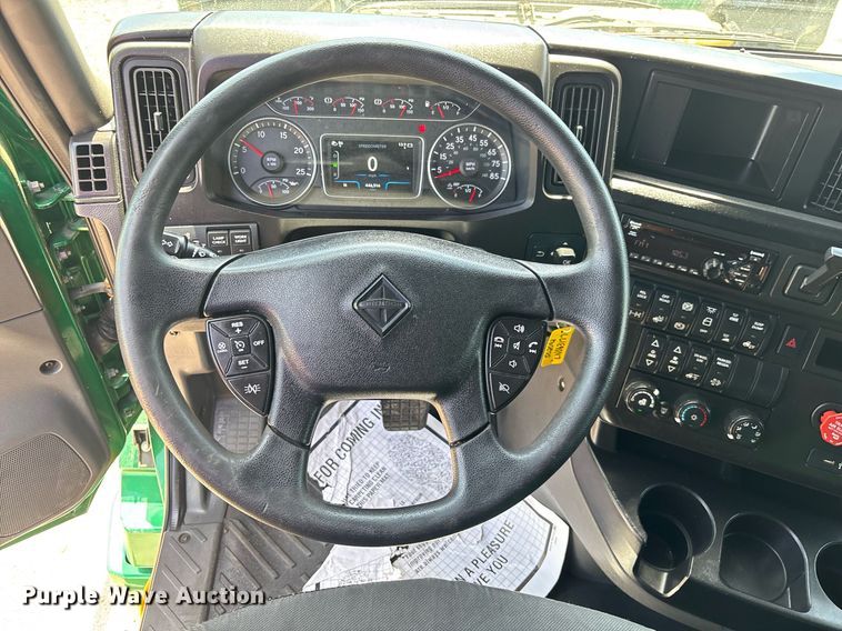 image for item EC3590 2020 International LT625 semi truck