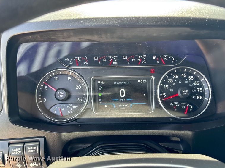 image for item EC3590 2020 International LT625 semi truck