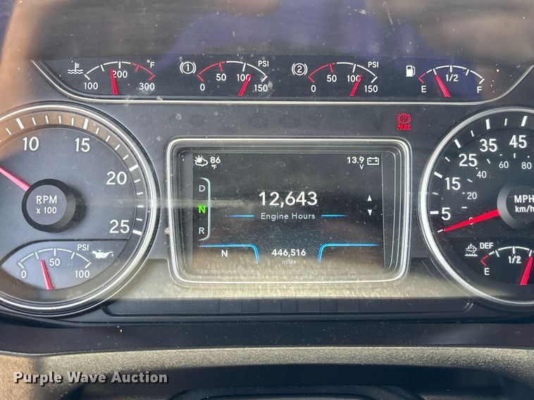 image for item EC3590 2020 International LT625 semi truck