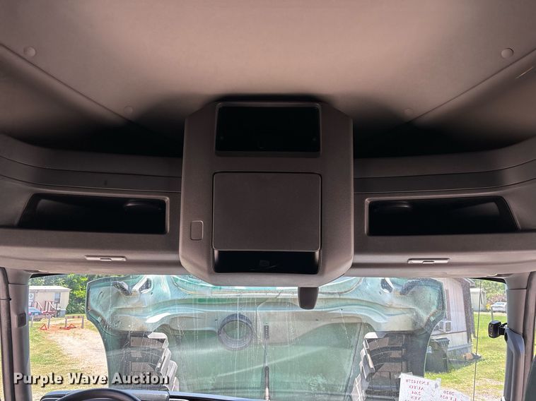 image for item EC3590 2020 International LT625 semi truck