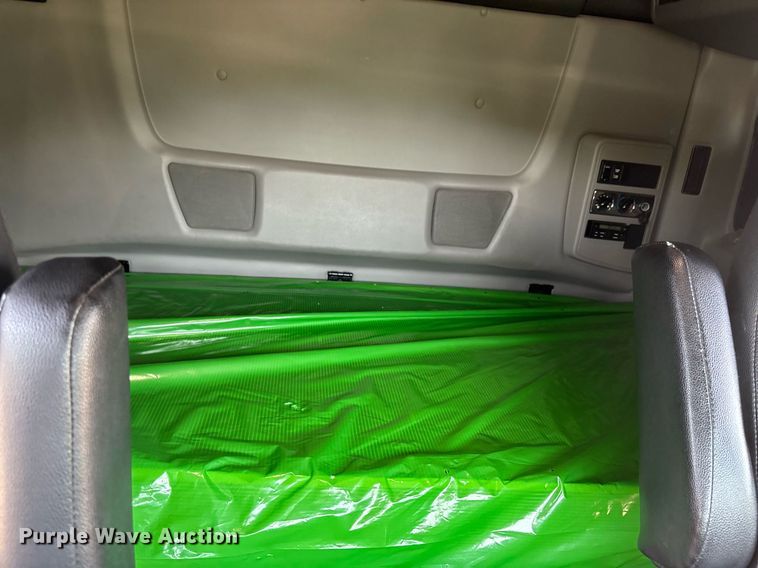 image for item EC3590 2020 International LT625 semi truck