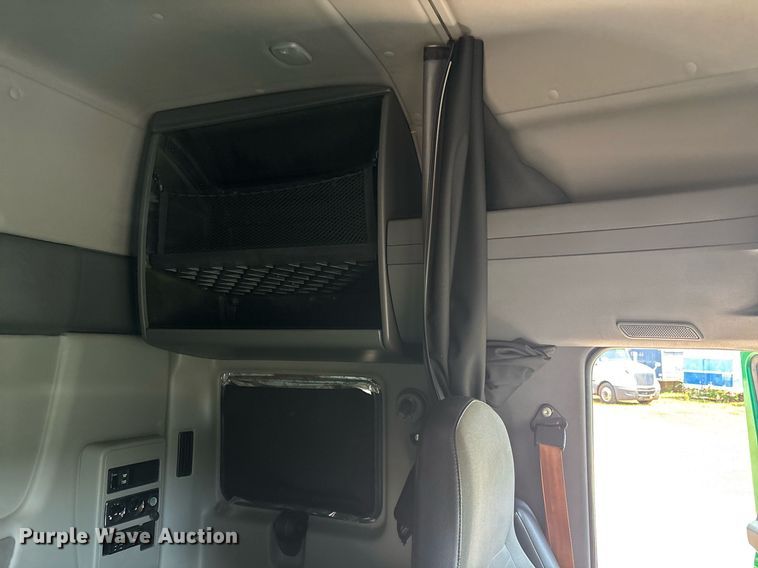 image for item EC3590 2020 International LT625 semi truck