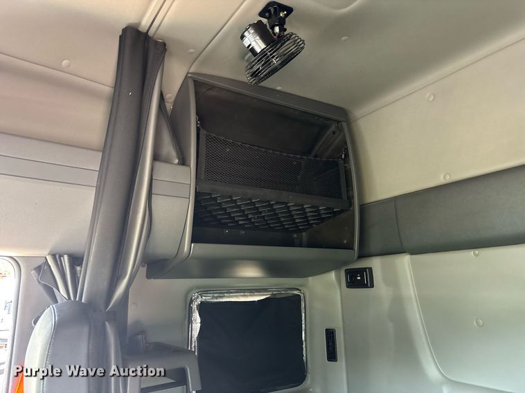 image for item EC3590 2020 International LT625 semi truck