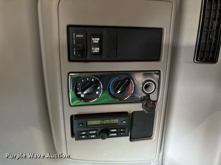 image for item EC3590 2020 International LT625 semi truck