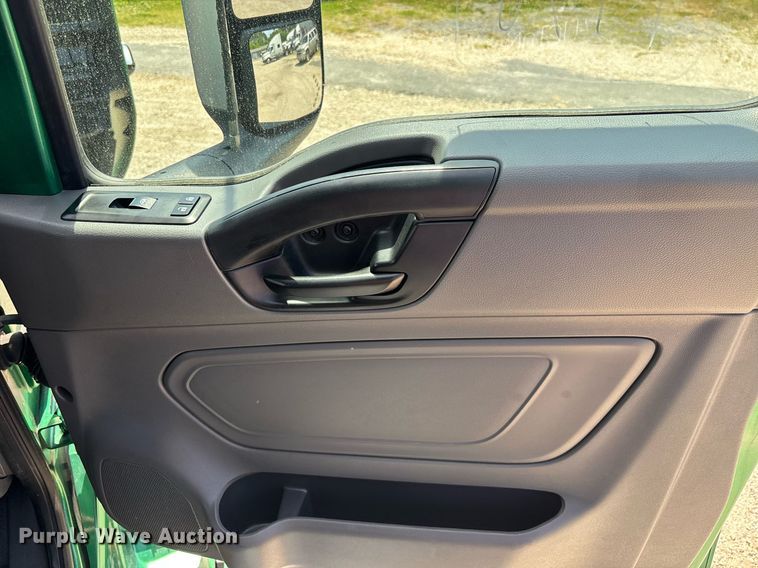 image for item EC3590 2020 International LT625 semi truck