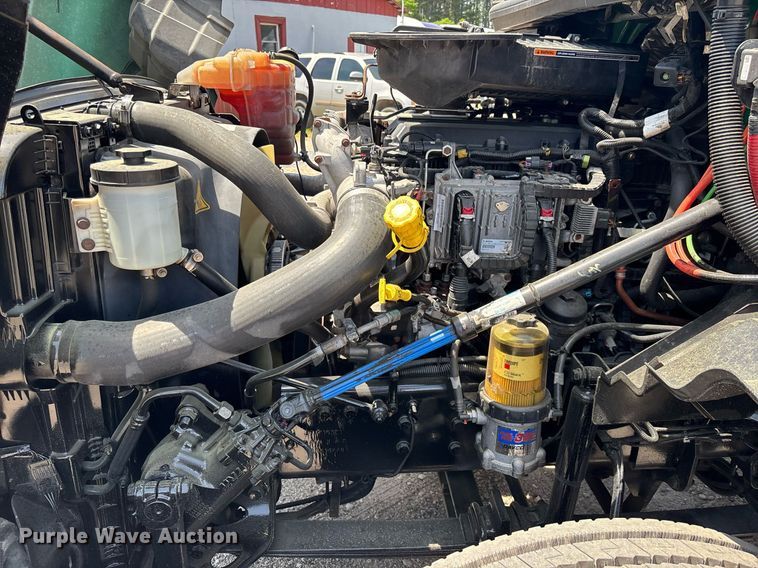 image for item EC3590 2020 International LT625 semi truck