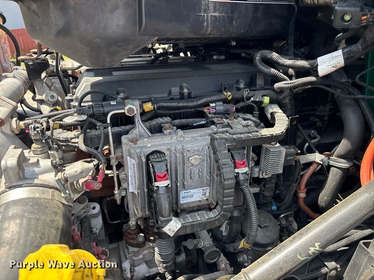 image for item EC3590 2020 International LT625 semi truck