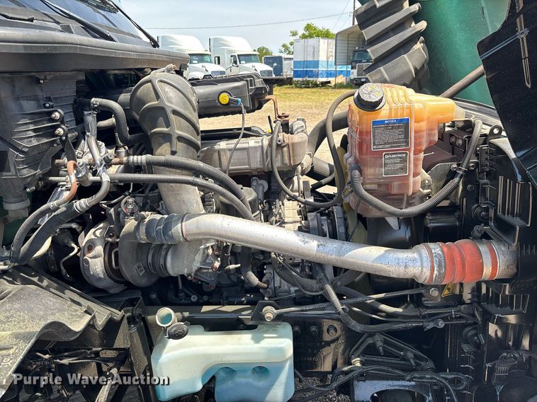 image for item EC3590 2020 International LT625 semi truck