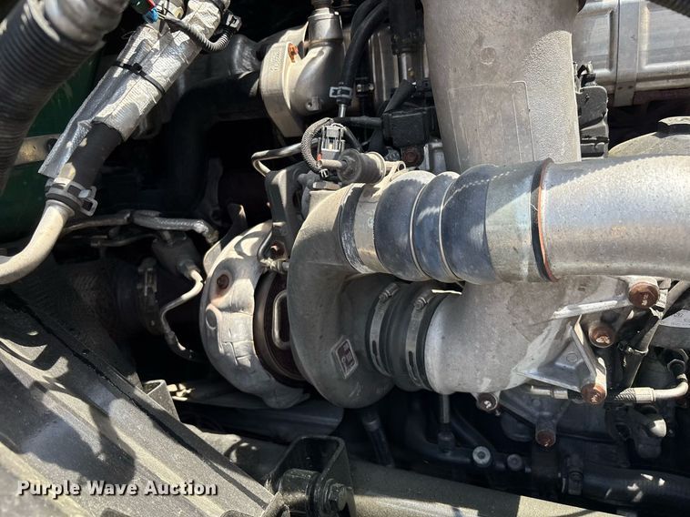 image for item EC3590 2020 International LT625 semi truck