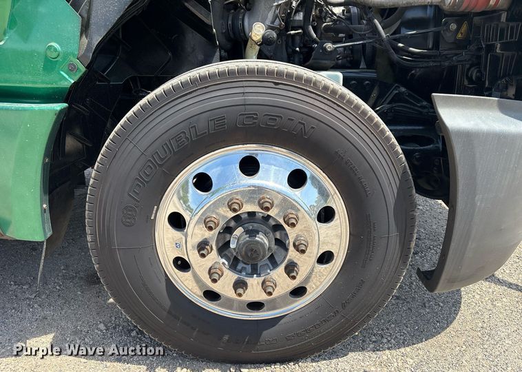 image for item EC3590 2020 International LT625 semi truck