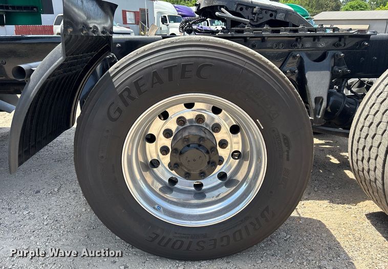 image for item EC3590 2020 International LT625 semi truck