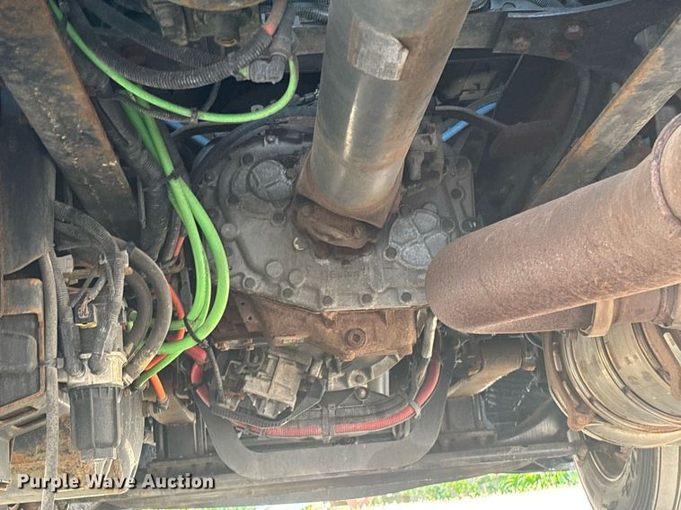 image for item EC3591 2019 International LT625 semi truck