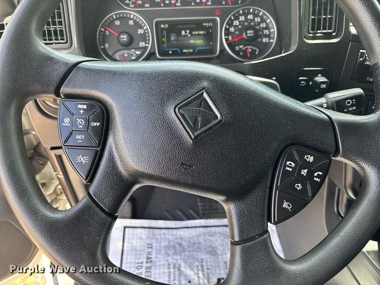 image for item EC3591 2019 International LT625 semi truck