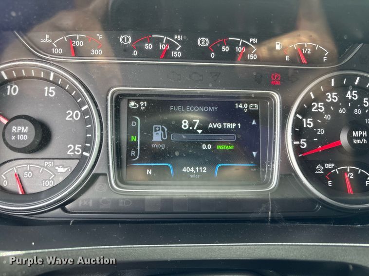 image for item EC3591 2019 International LT625 semi truck