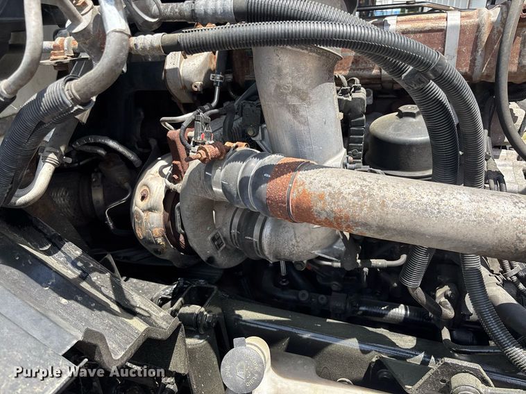 image for item EC3591 2019 International LT625 semi truck