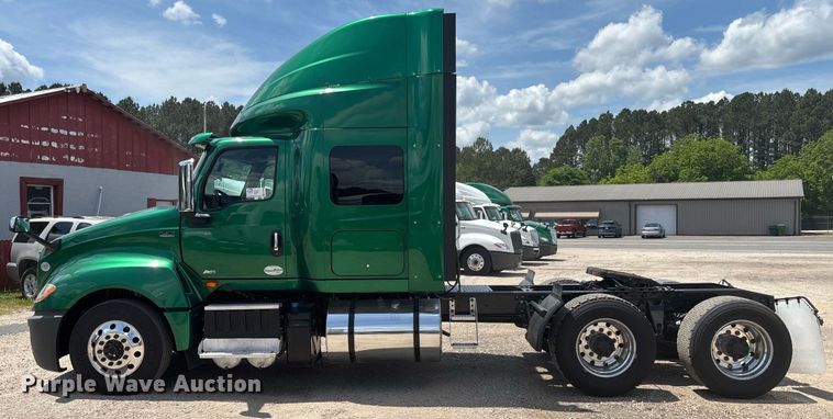 image for item EC3592 2020 International LT625 semi truck