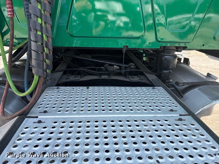 image for item EC3592 2020 International LT625 semi truck