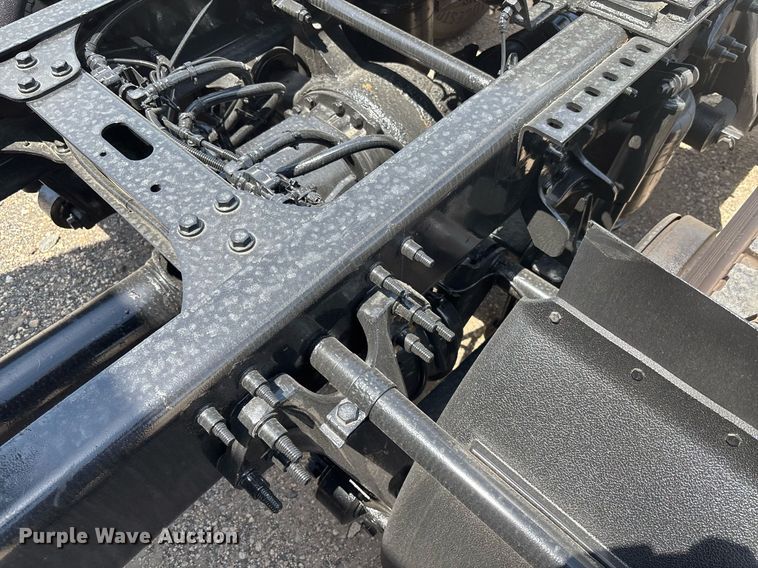 image for item EC3592 2020 International LT625 semi truck