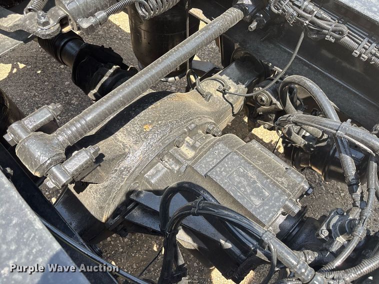 image for item EC3592 2020 International LT625 semi truck