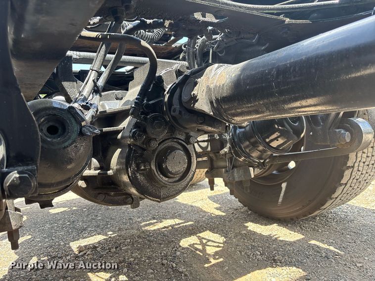 image for item EC3592 2020 International LT625 semi truck