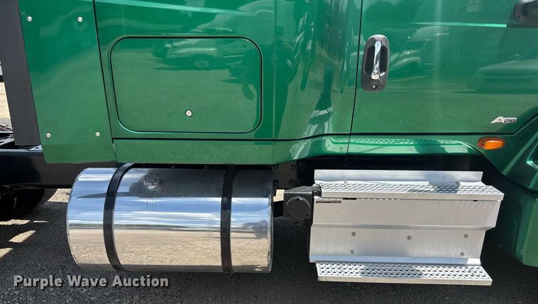 image for item EC3592 2020 International LT625 semi truck