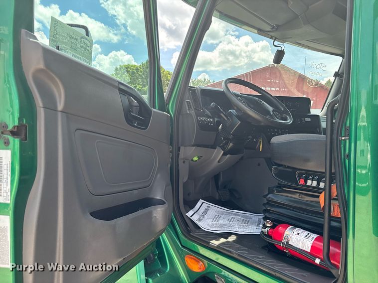 image for item EC3592 2020 International LT625 semi truck