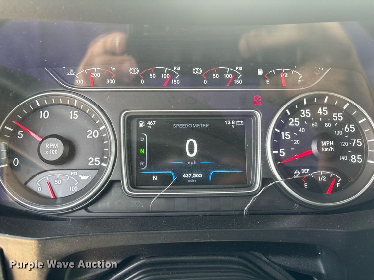 image for item EC3592 2020 International LT625 semi truck