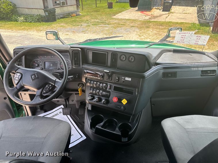 image for item EC3592 2020 International LT625 semi truck