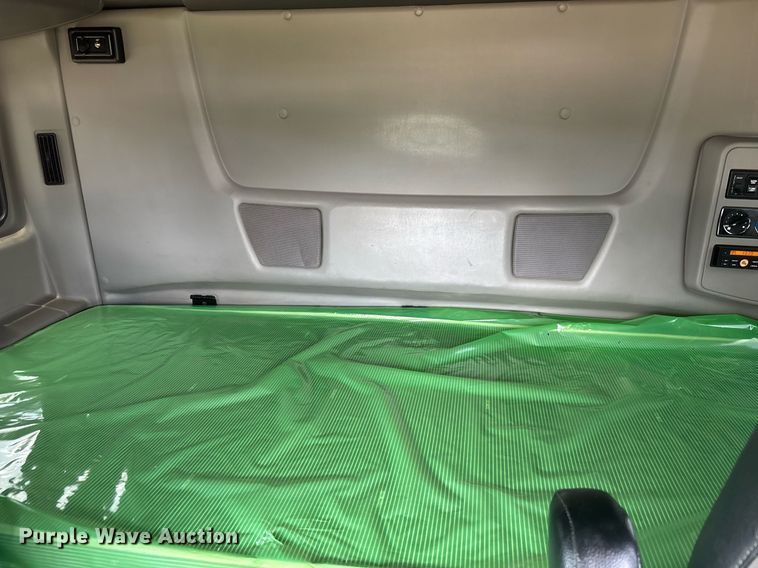 image for item EC3592 2020 International LT625 semi truck