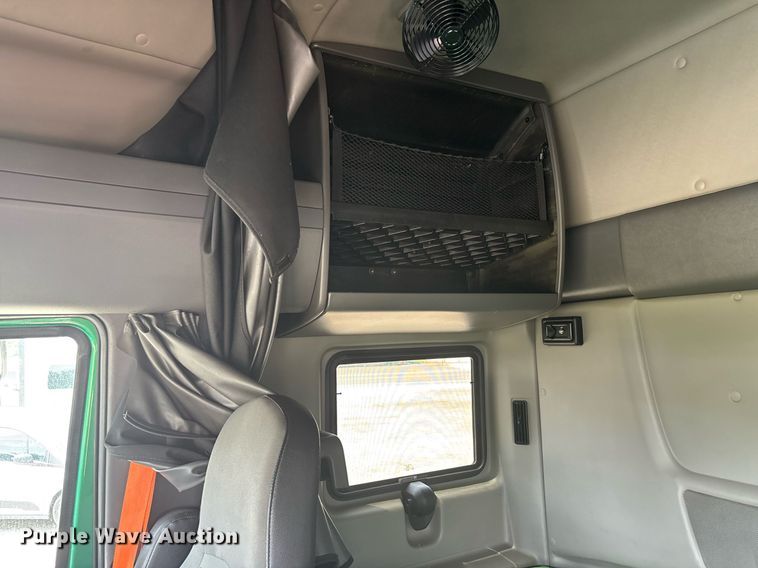 image for item EC3592 2020 International LT625 semi truck