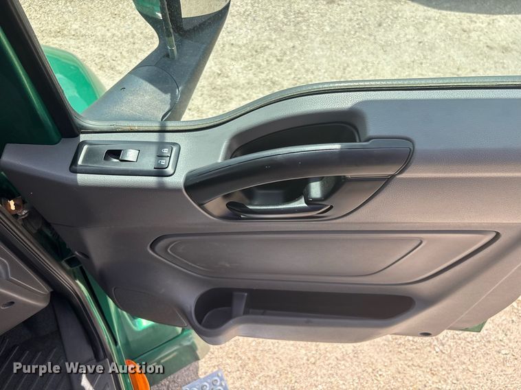 image for item EC3592 2020 International LT625 semi truck