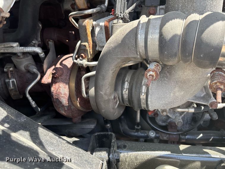 image for item EC3592 2020 International LT625 semi truck