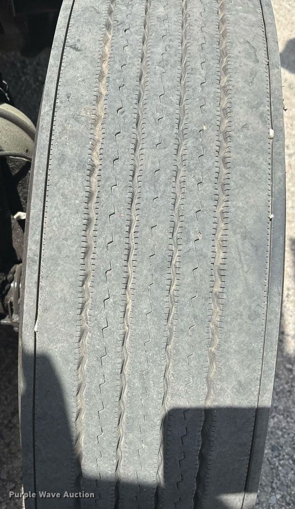 image for item EC3592 2020 International LT625 semi truck