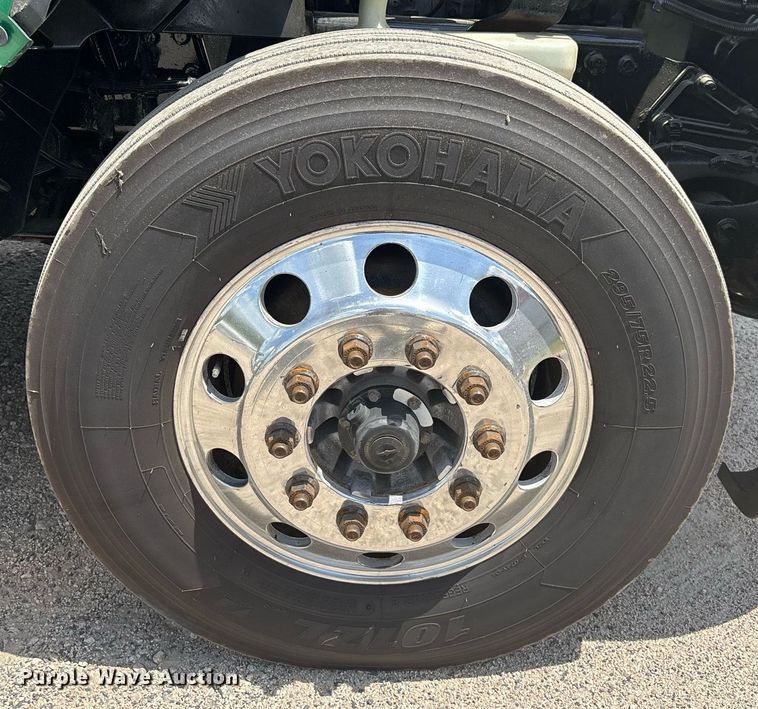 image for item EC3592 2020 International LT625 semi truck