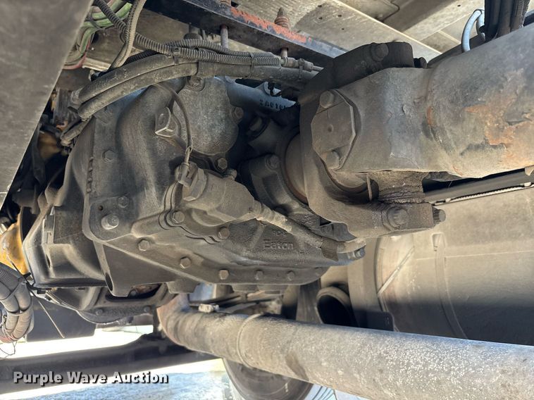 image for item EC3599 2011 Peterbilt 386 semi truck