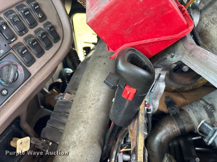 image for item EC3599 2011 Peterbilt 386 semi truck