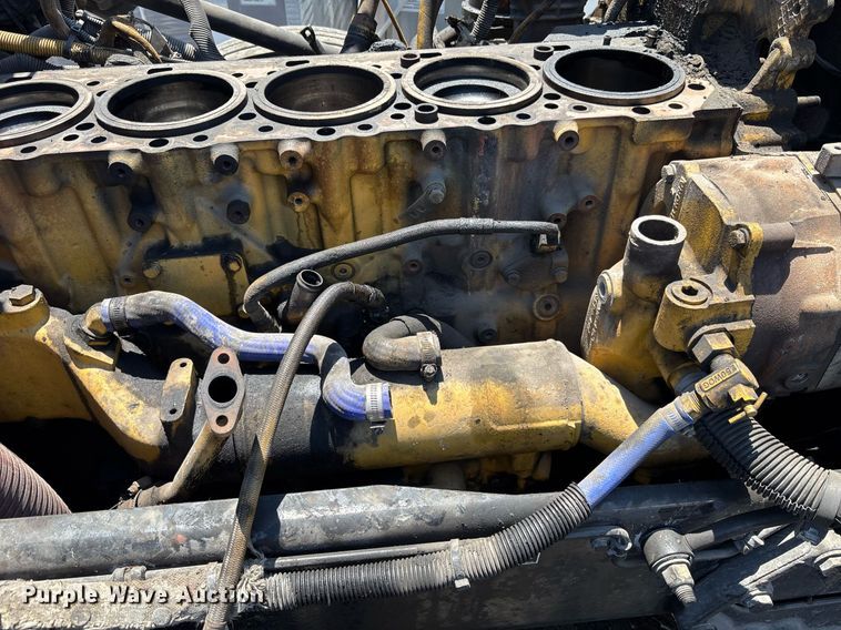 image for item EC3599 2011 Peterbilt 386 semi truck