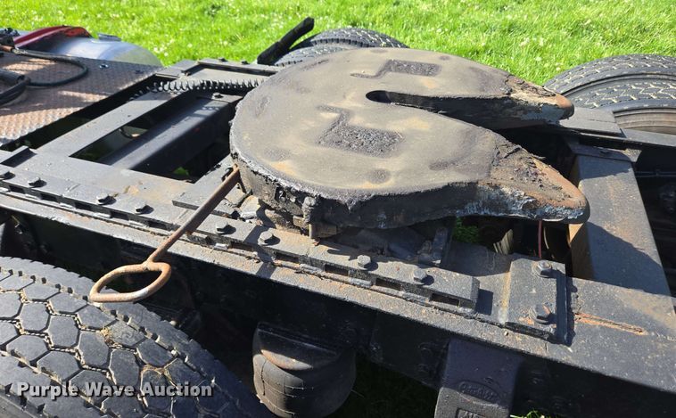 image for item EC4191 1990 Peterbilt semi truck