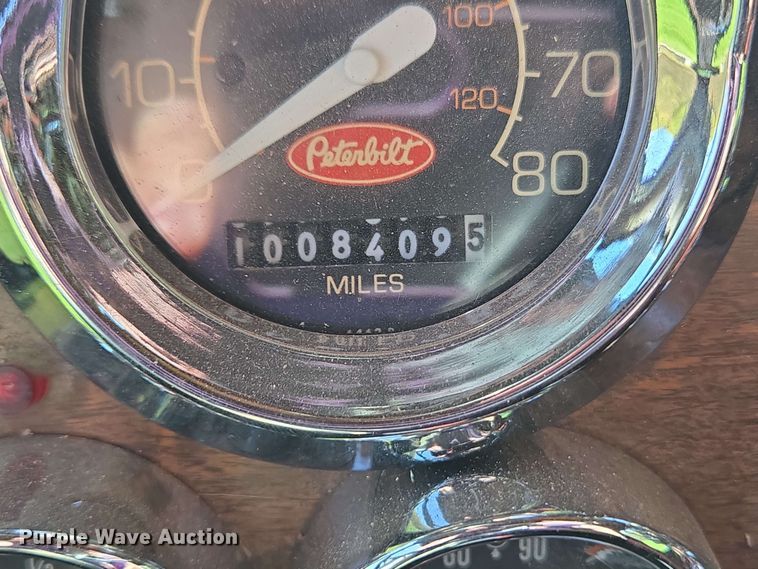 image for item EC4191 1990 Peterbilt semi truck