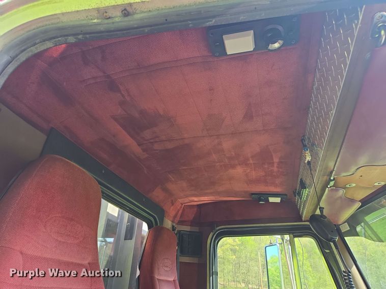 image for item EC4191 1990 Peterbilt semi truck