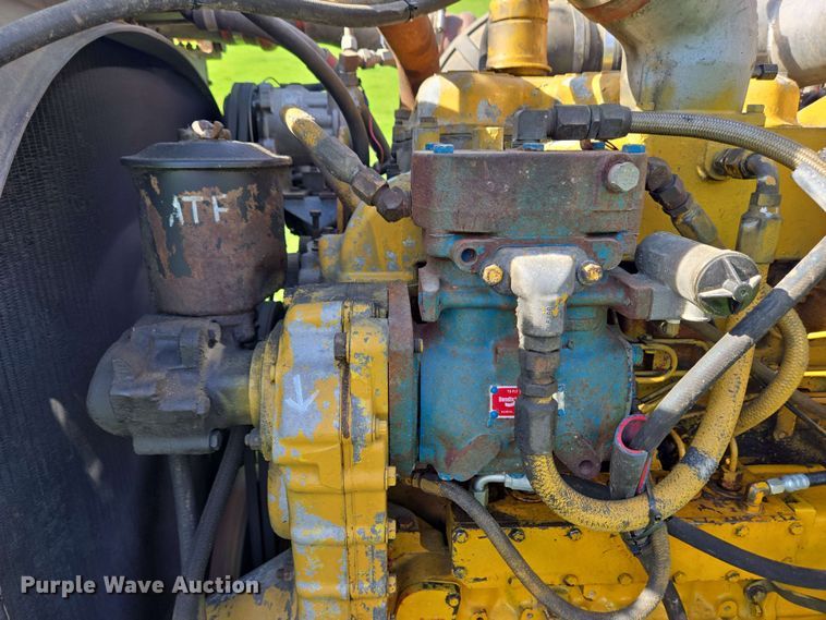 image for item EC4191 1990 Peterbilt semi truck