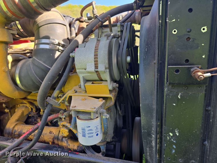 image for item EC4191 1990 Peterbilt semi truck