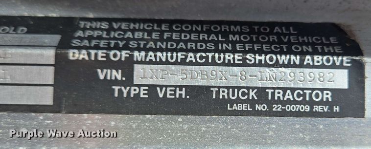 image for item EC4191 1990 Peterbilt semi truck