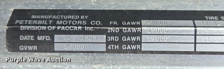 image for item EC4191 1990 Peterbilt semi truck