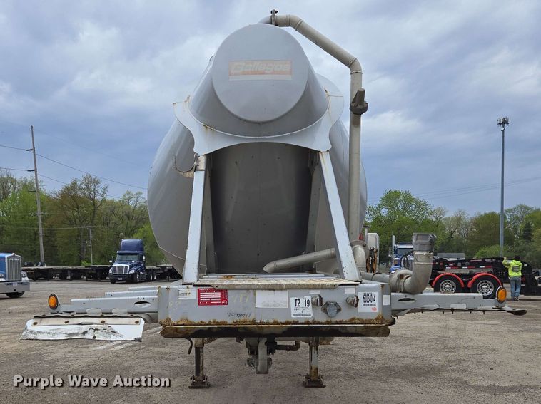 image for item EC4203 2019 Gallegos pneumatic dry bulk trailer