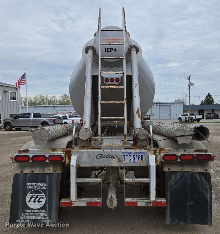 image for item EC4203 2019 Gallegos pneumatic dry bulk trailer