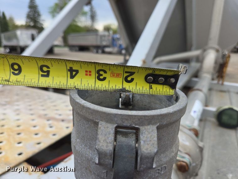 image for item EC4203 2019 Gallegos pneumatic dry bulk trailer