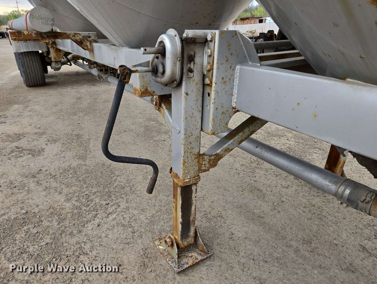 image for item EC4203 2019 Gallegos pneumatic dry bulk trailer