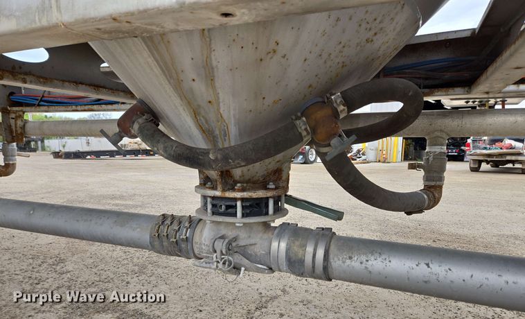 image for item EC4203 2019 Gallegos pneumatic dry bulk trailer